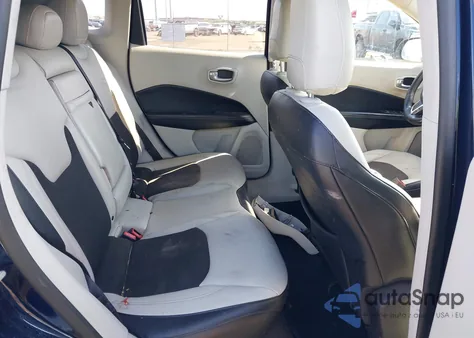 2018 Jeep Compass Latitude 4X4 z USA, uszkodzony, nr VIN 3C4NJDBBXJT143101